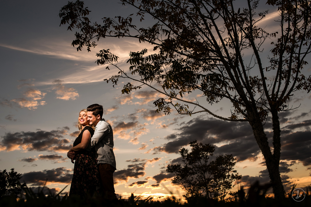 ensaionaserragaucha,fotosemvinicola,pordosol,ensaioprecasamento,prewedding,fotosnopordosol,fotosdecasais,saomarcos,montesantanavinhos,precasamento