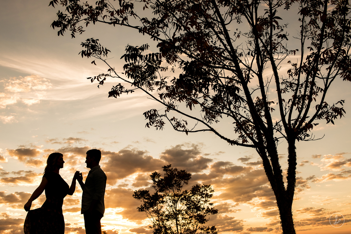 ensaionaserragaucha,fotosemvinicola,pordosol,ensaioprecasamento,prewedding,fotosnopordosol,fotosdecasais,saomarcos,montesantanavinhos,precasamento