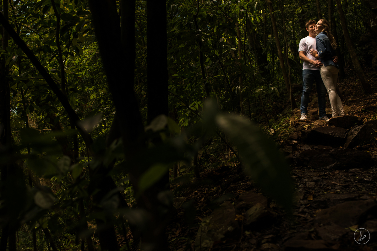 ensaiodecasal,ensaionaserragaucha,fotosdecasamentonaserra,gramado,fotosnocampo,fotosdecasalcomnatureza,ensaioemgramadoecanela,ecoparque,fotoscoloridas,fotosdecasais,melhoresfotografosnaserragaucha