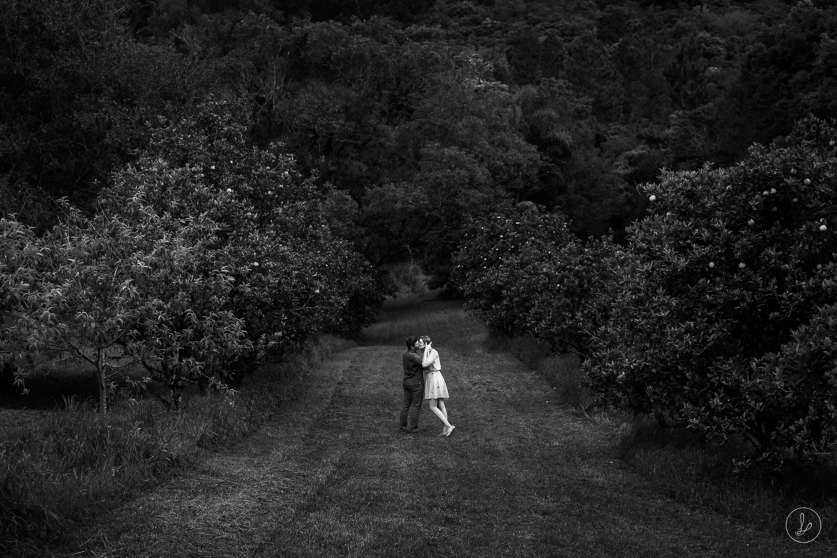 ensaiodecasal,ensaionaserragaucha,fotosdecasamentonaserra,gramado,fotosnocampo,fotosdecasalcomnatureza,ensaioemgramadoecanela,ecoparque,fotoscoloridas,fotosdecasais,melhoresfotografosnaserragaucha