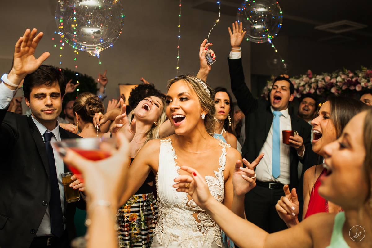 casamentonoaltosdovale,bluetreetowers,casamentoemcaxiasdosul,melhorfotografodecaxias,fotografonaserragaucha,casamentonaserragaucha,casamentodedia,casamentoexterna,casamentonavinicola,solainepiccoli,weddingdress,fotosespontaneas