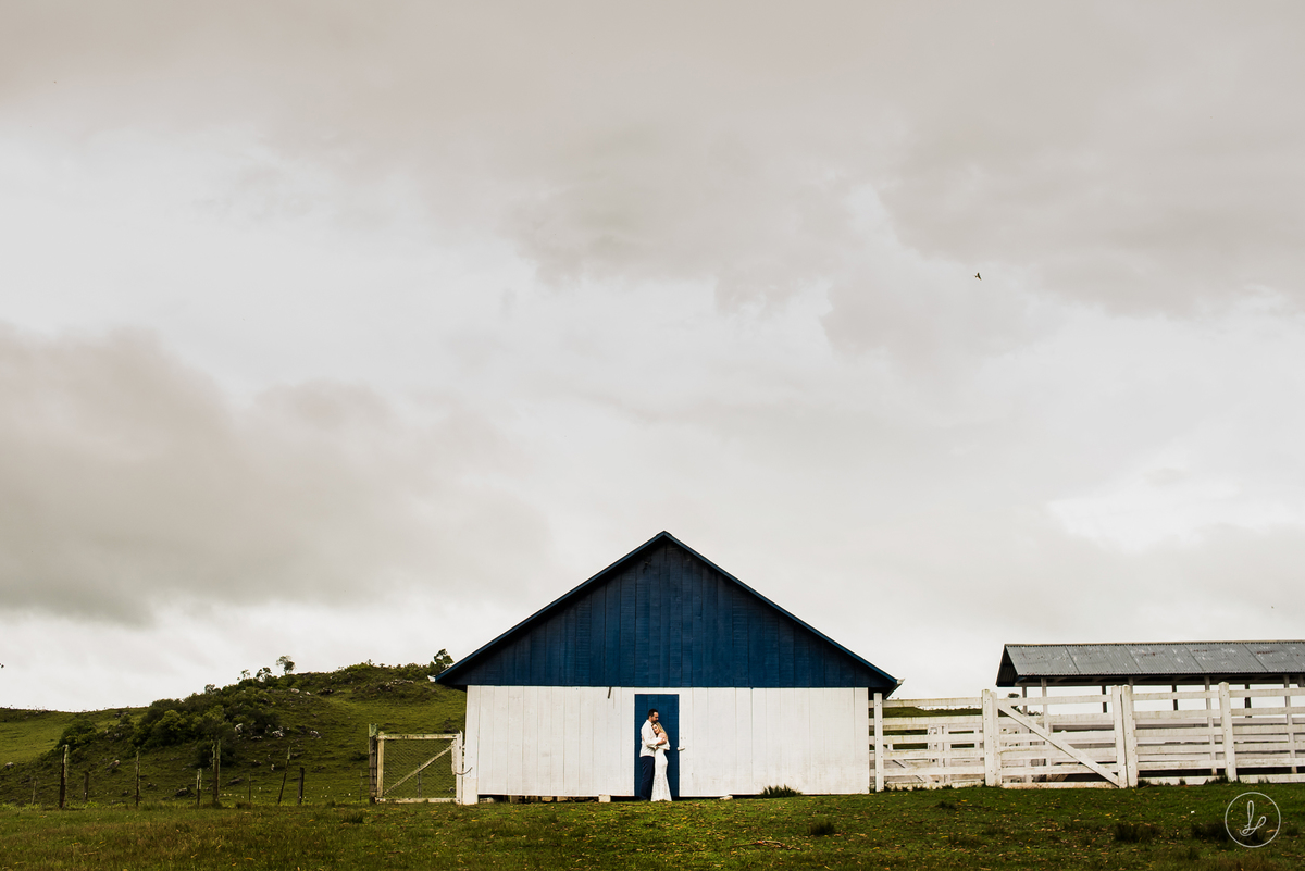 ensaionachuva,ensaiodecasalnachuva,fotosnachuva,fotosnocampo,ensaiodecasalnocampo,ensaioprecasamentonocampo,ensaiocomcavalos,ensaionafazenda,farmphotosession,ensaioprecasamento,melhoresfotografosserragaucha