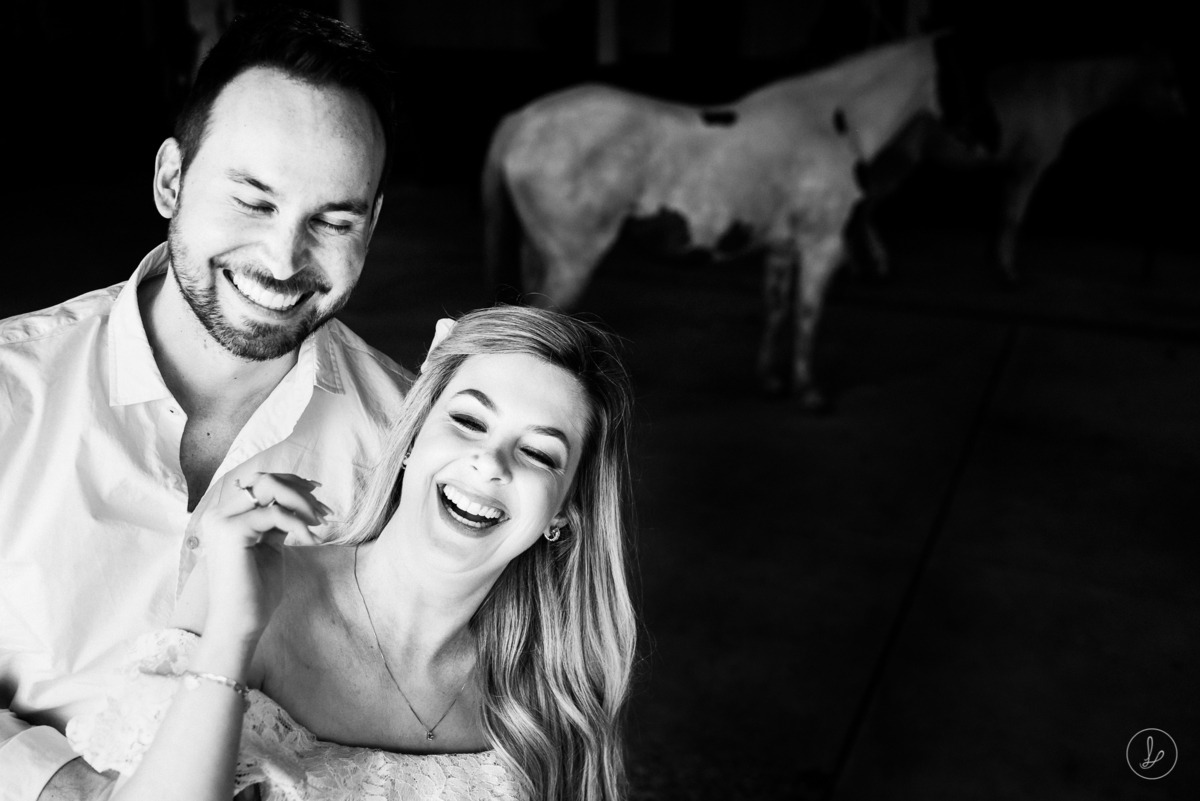 ensaionachuva,ensaiodecasalnachuva,fotosnachuva,fotosnocampo,ensaiodecasalnocampo,ensaioprecasamentonocampo,ensaiocomcavalos,ensaionafazenda,farmphotosession,ensaioprecasamento,melhoresfotografosserragaucha