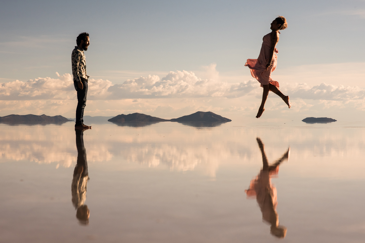 destinationwedding,ensaionosalardeuyuni,salardeuyuni,bolivia.uyuniweddings,photosession,session,potosi,cemiteriodetrens