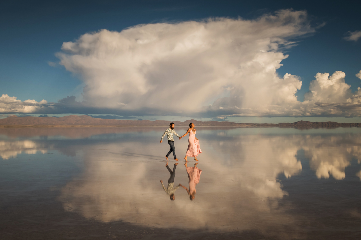 destinationwedding,ensaionosalardeuyuni,salardeuyuni,bolivia.uyuniweddings,photosession,session,potosi,cemiteriodetrens
