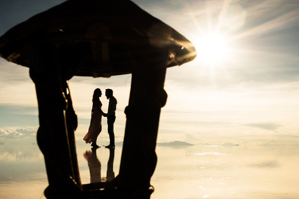 destinationwedding,ensaionosalardeuyuni,salardeuyuni,bolivia.uyuniweddings,photosession,session,potosi,cemiteriodetrens