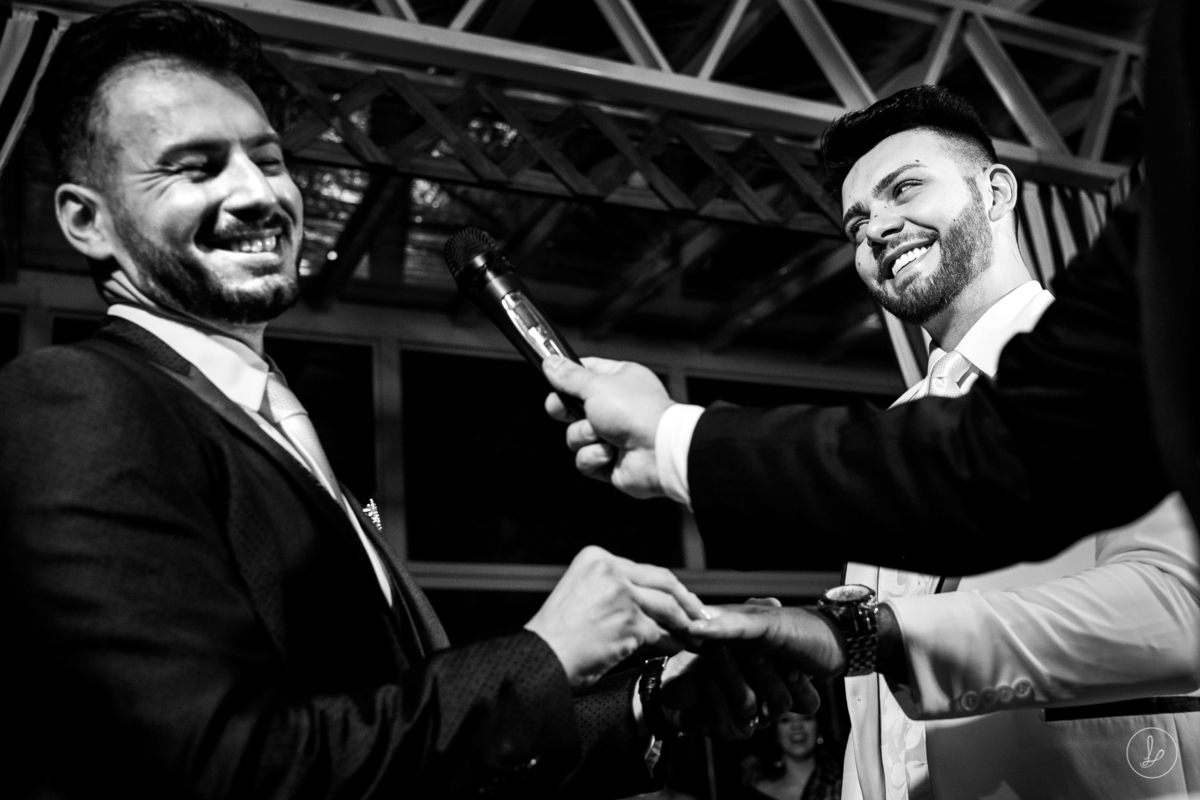 casamentogaynaserragaucha,casamentogay,casamentohomoafetivo,casamentonovaledosvinhedos,santorinigarden,claudiaboeira,lucaslermenfotografia,alphavideo,eletrosax,casaemtnodedoishomens