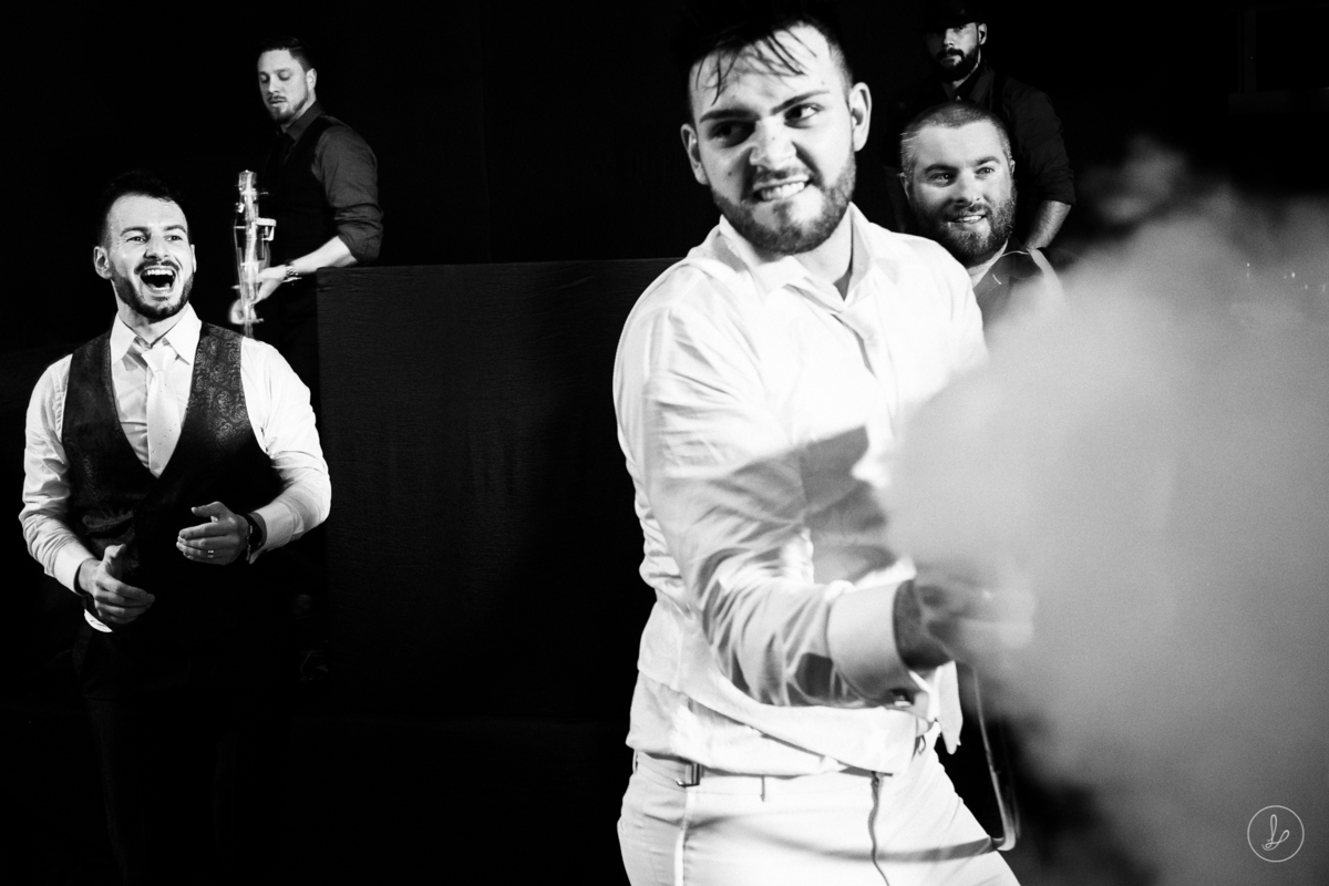 casamentogaynaserragaucha,casamentogay,casamentohomoafetivo,casamentonovaledosvinhedos,santorinigarden,claudiaboeira,lucaslermenfotografia,alphavideo,eletrosax,casaemtnodedoishomens