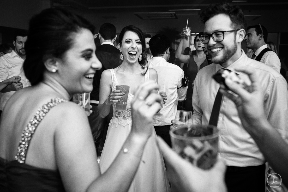 casamentoemcaxiasdosul,casamentonaserragaucha,casamentosuperheroi,fotosespontaneasdecasamento,decoracaodecasamento,melhoresfotosdecasamento,fotosdivertidasdecasamento,vestidodefesta,lucaslermen,altosdovale,lugarespracasar,destnationwedding