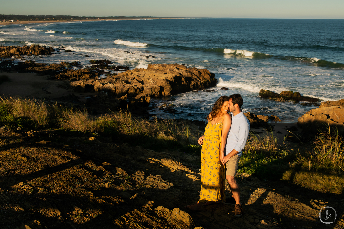 ensaiodecasalnouruguai,ensaionapraia,fotosdepareja,sesionpreboda,prewedding,ensaioemlapedrera,fotoscoloridasdecasal,fotosespontaneasdecasal,ensaiodeamor,casaisapaixonados,fotosnapraia,destinationwedding,