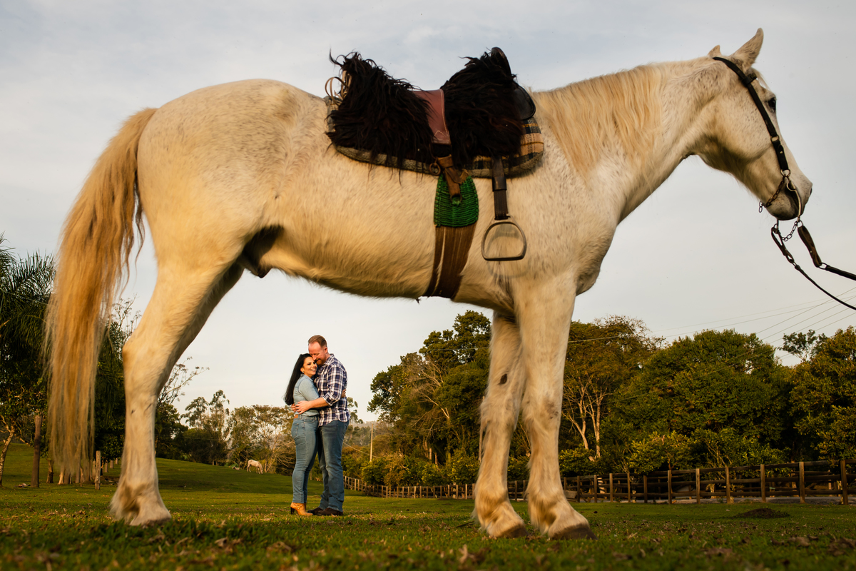 ensaiodecasal,ensaionocampo,fotosdecasal,ensaioemsc,fotoscomcavalo,melhoresfotos,fotosespontaneasdecasais,casamento,fotosengracadas,fotosdivertidas