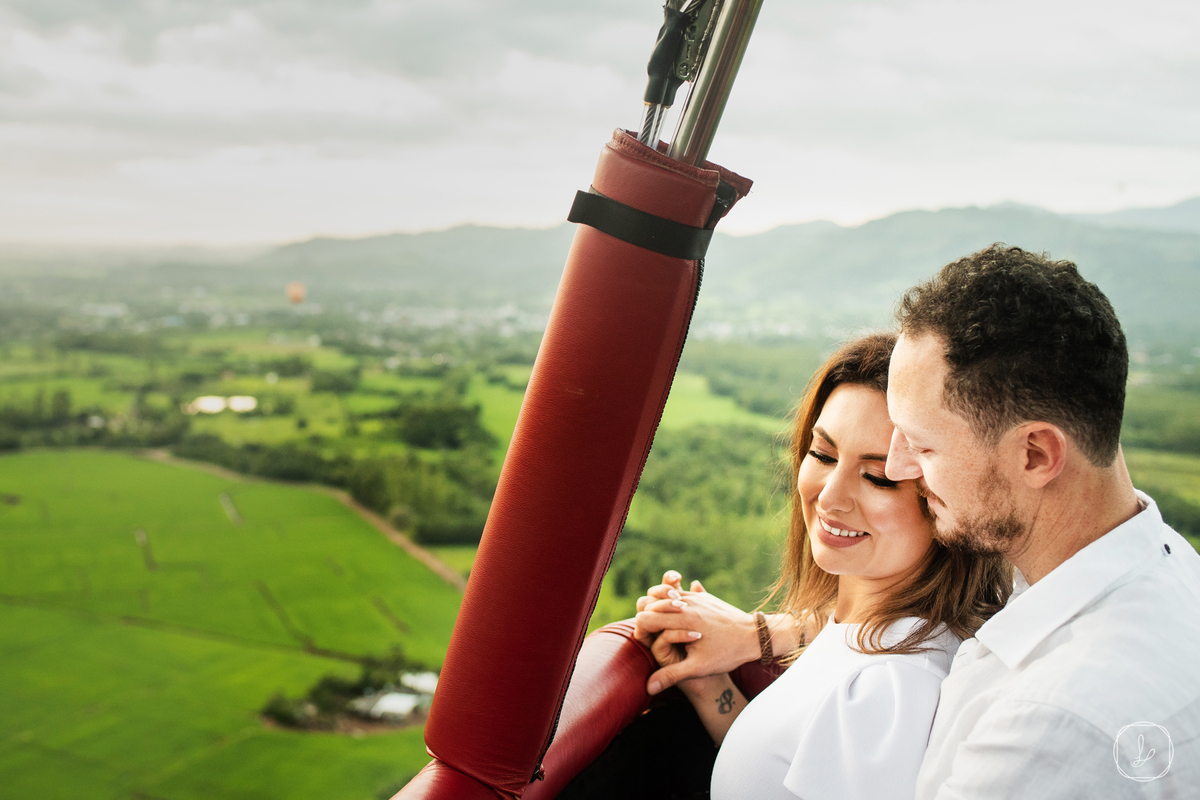 ensaiodecasal,casalcombalao,casalnasalturas,preweddingbalao,praiagrande,ensaiosdiferentes