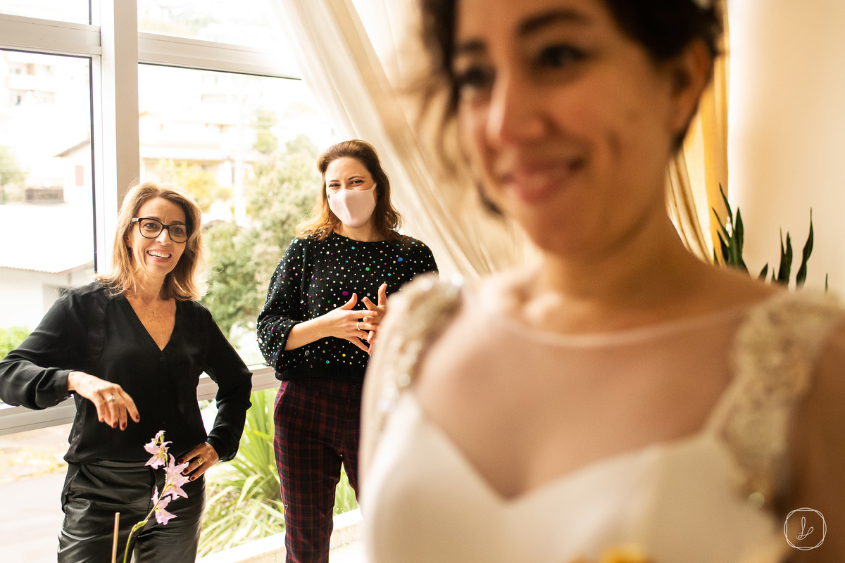 provadevestido,julialazzari,vestidodenoiva,melhoresvestidosdenoiva,noivasestilosas,atelier,noivasRS,serragaucha,floresdacunha