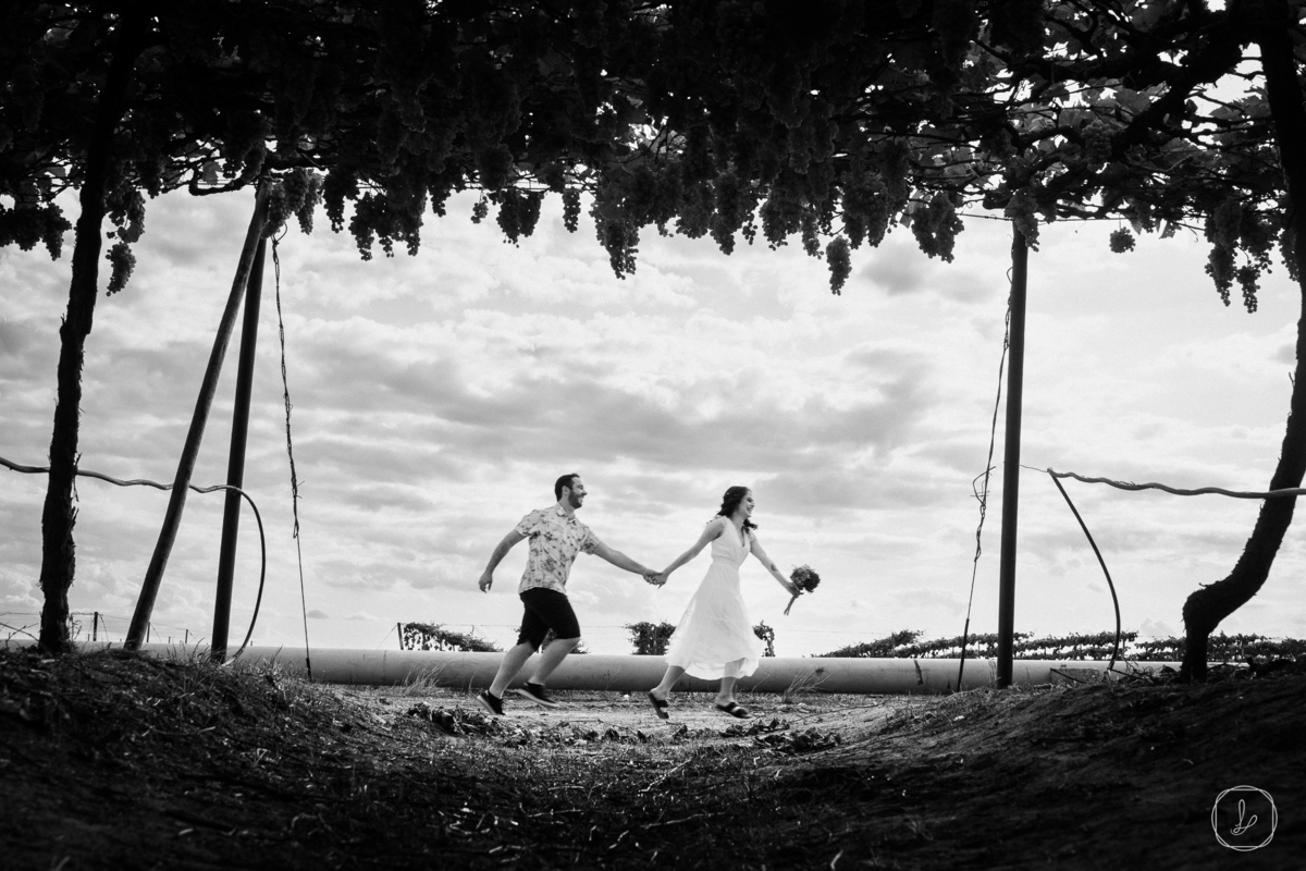 ensaioprecasamento,casalnavinicola,boticelli,pernambuco,fotosdecasalnafazenda,casalnafazenda,uvas,fotosespontaneasdecasal,fotosromanticas,fotografodecasamento,fotografoempernambuco