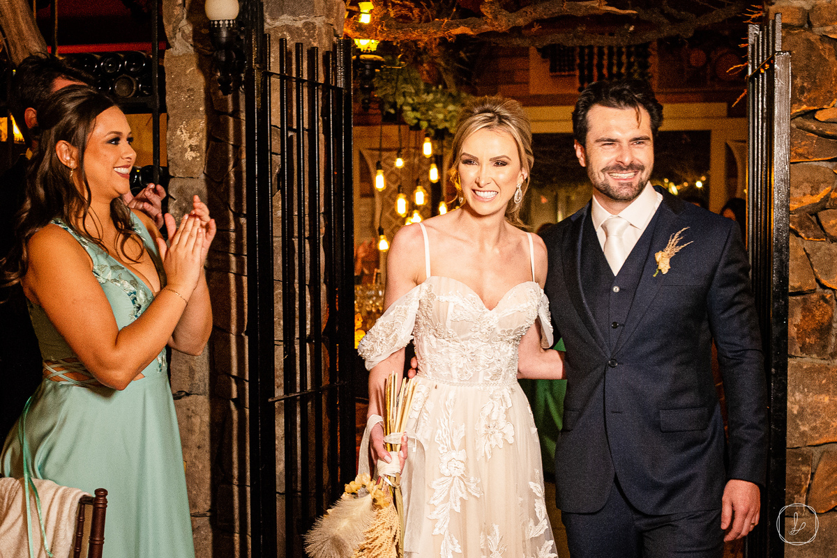 casamentonovaledosvinhedos,serragaucha,ateliersilviafregonese,celebardrinks,fotografonaserragaucha,fotografonovaledosvinhedos,caxiasdosul,bentogoncalces,melhoresfotosdecasamento,casamentonaigreja,casamentoemcapela,casamentoclassico,trajericardoalmeida