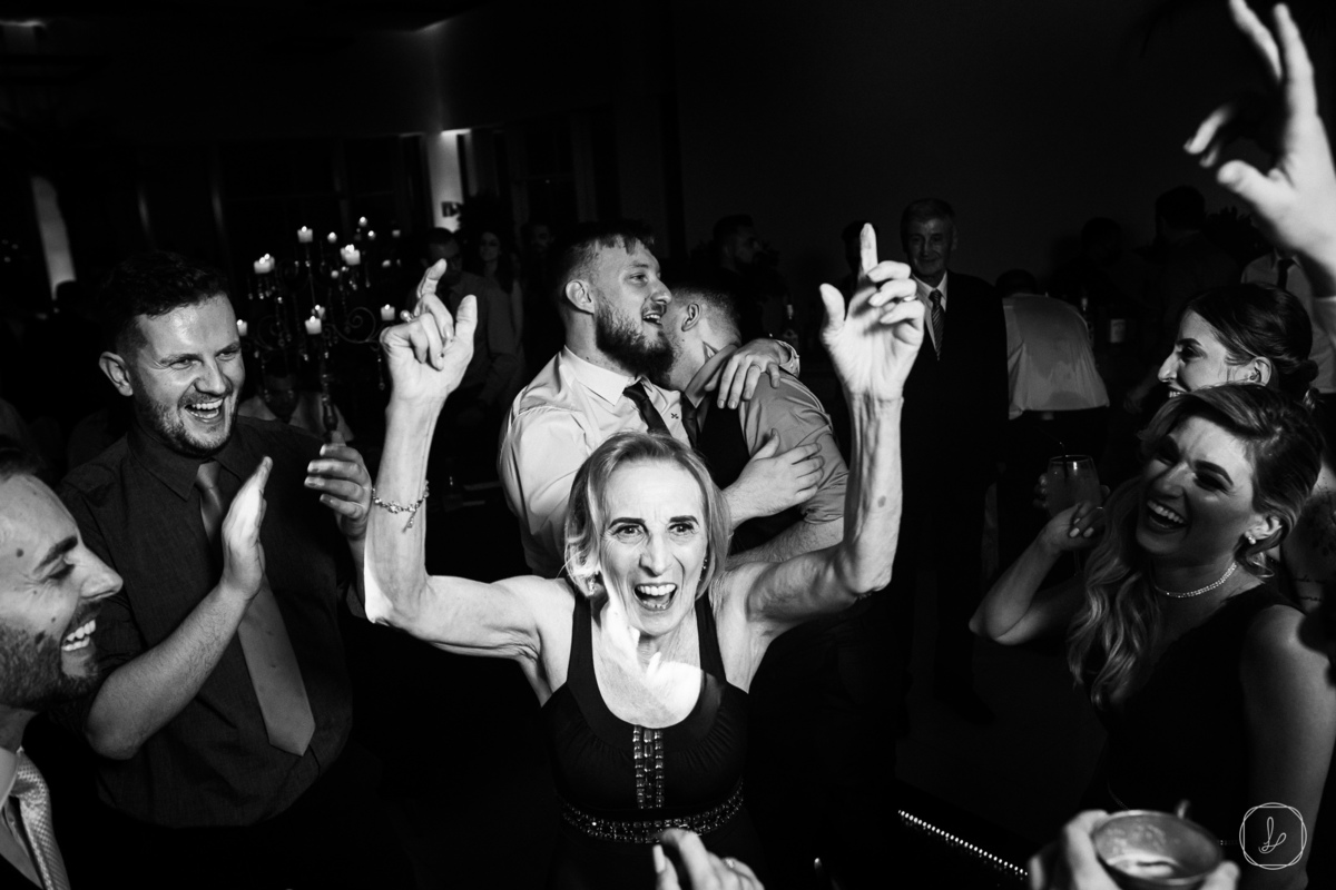 altosdovale,casamentocomchuva,casamentonaserragaucha,ourobranconoivas,andreazza,casamentoandreazza,lucaslermen,melhorescasamentos,fotosdecasamento,fotosespontaneasdecasamento,fotospretoebranco,fotoscoloridas