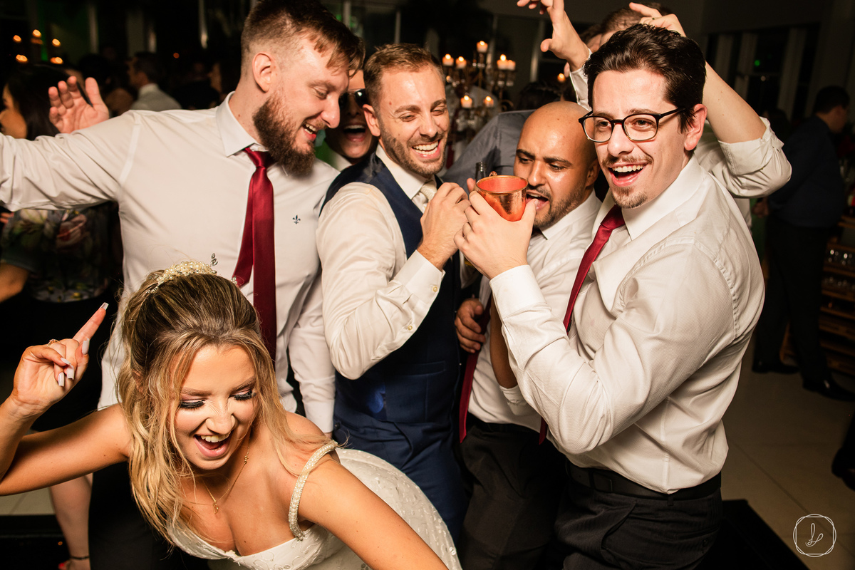 altosdovale,casamentocomchuva,casamentonaserragaucha,ourobranconoivas,andreazza,casamentoandreazza,lucaslermen,melhorescasamentos,fotosdecasamento,fotosespontaneasdecasamento,fotospretoebranco,fotoscoloridas