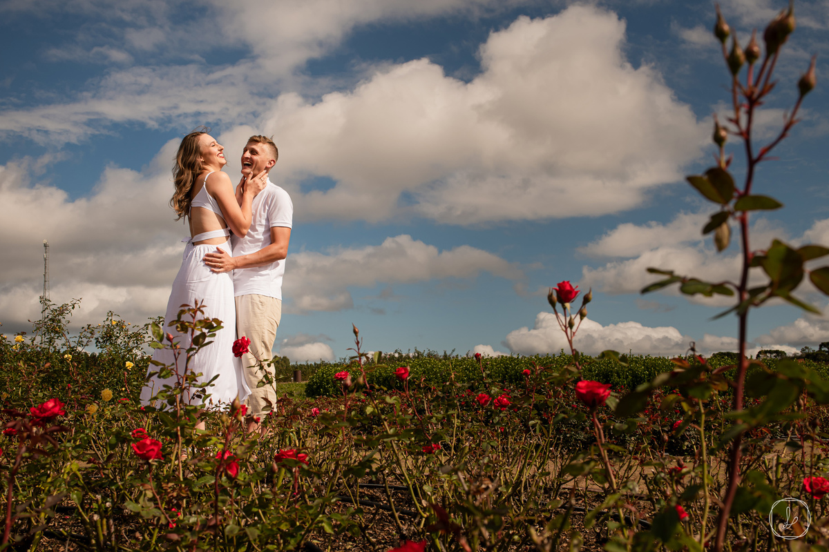 ensaionomatriaparquedeflores,saochico,serragaucha,ensaiodecasal,fotosdecasal,casalaoarlivre,saofranciscodepaula,parquedeflores,lugarespracasar,lugarespraensaiofotografico,fotoscoloridas,fotosespontaneas,fotosdecasais,precasamento,prewedding