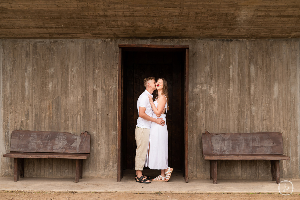 ensaionomatriaparquedeflores,saochico,serragaucha,ensaiodecasal,fotosdecasal,casalaoarlivre,saofranciscodepaula,parquedeflores,lugarespracasar,lugarespraensaiofotografico,fotoscoloridas,fotosespontaneas,fotosdecasais,precasamento,prewedding