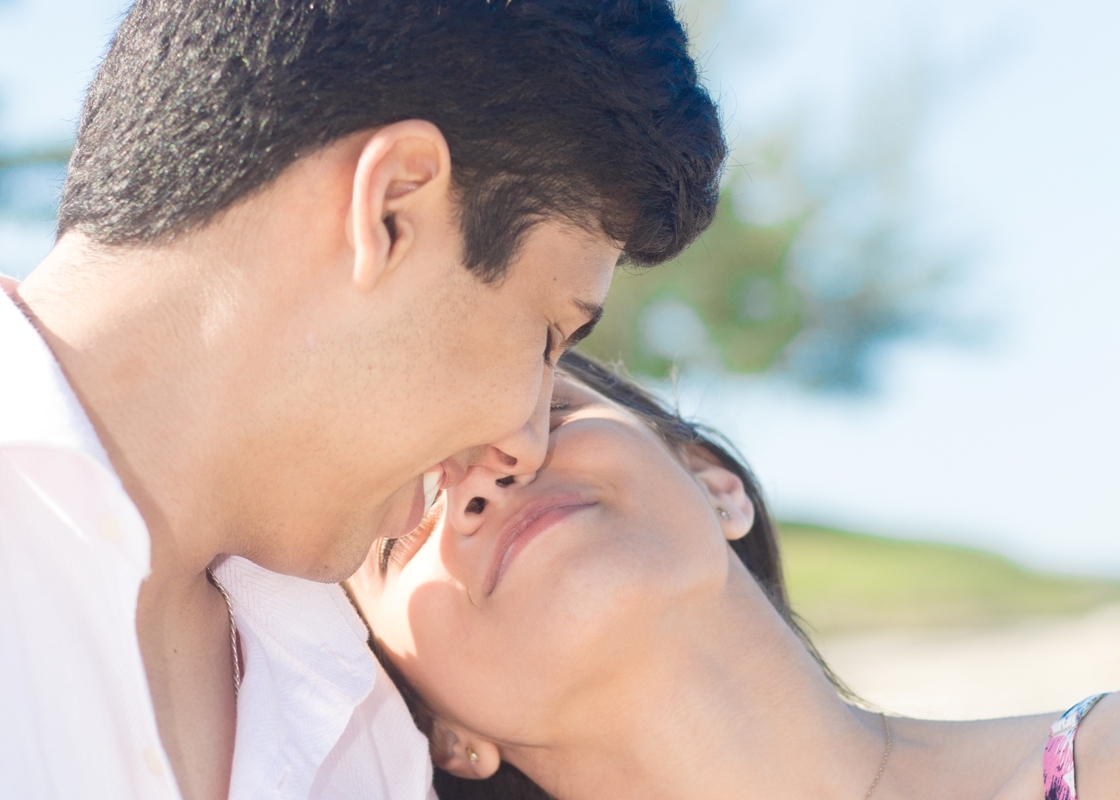 ensaio-fotográfico-de-casal-praia-saquarema-itaúna-rj