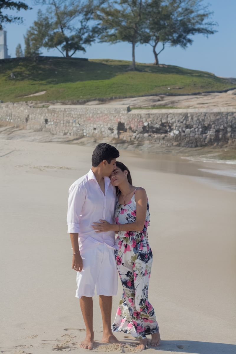 ensaio-fotográfico-de-casal-praia-saquarema-itaúna-rj