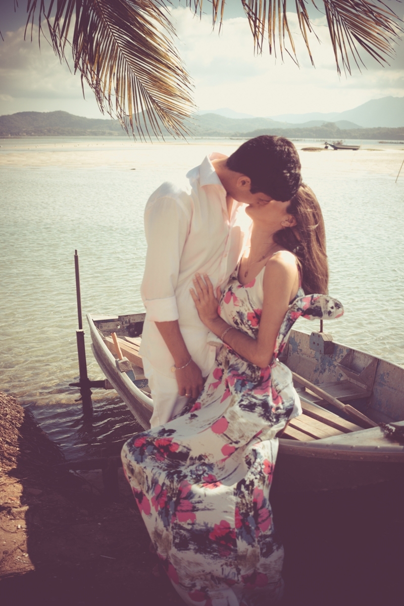 ensaio-fotográfico-de-casal-praia-saquarema-itaúna-rj