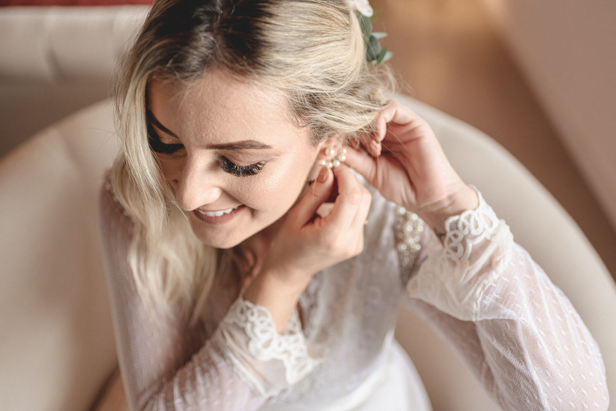 editorial-de-casamento-casarao-calixto-rama-wedding-estudio-reversa-casamento-de-dia-na-praia-sao-francisco-do-sul-expressiva-black-monica-linz-noivas-patricia-freitas-doce-encanto-confeitaria-ld-filmes-wedding-lovers-inspiracao-casamento