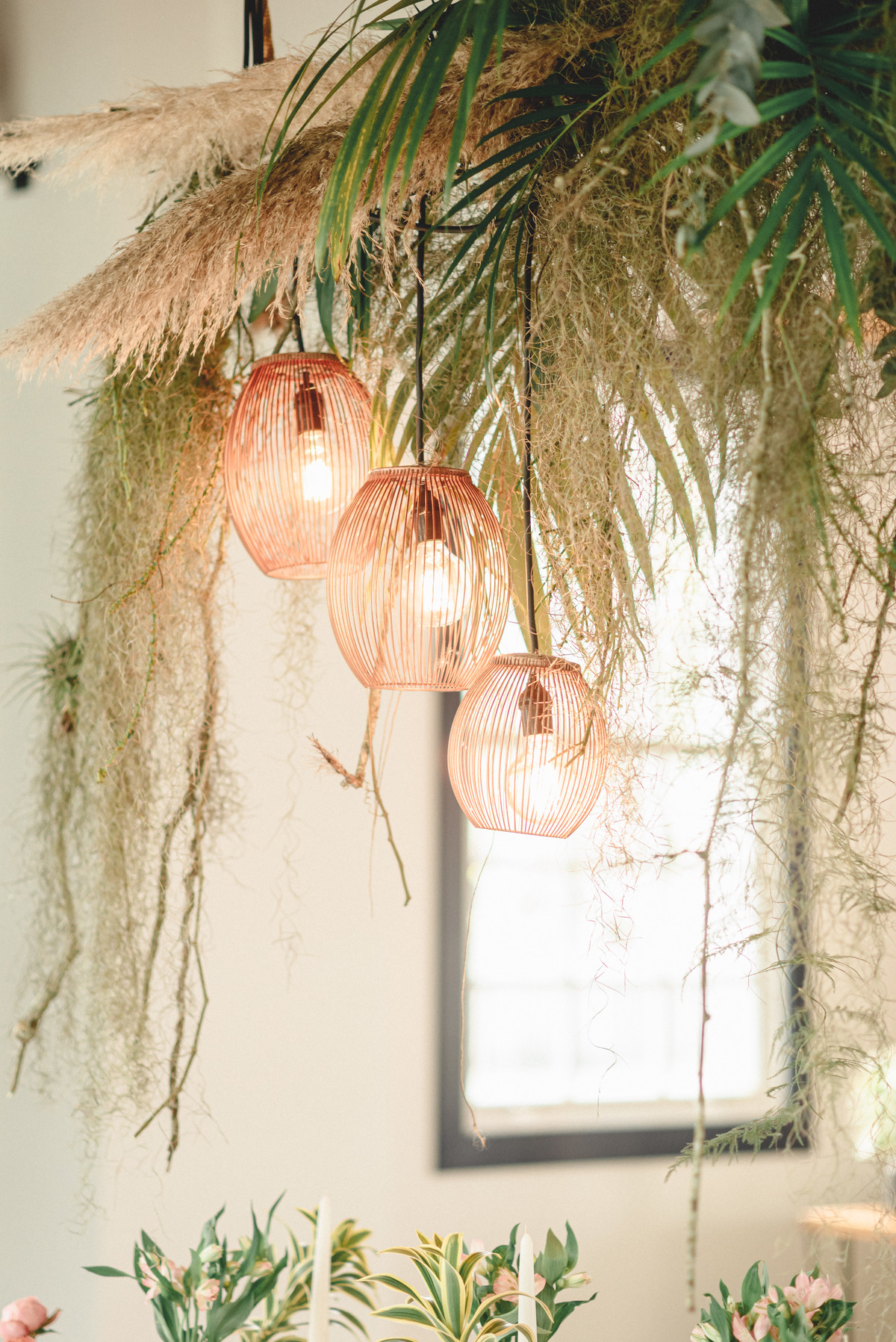 editorial-de-casamento-casarao-calixto-rama-wedding-estudio-reversa-casamento-de-dia-na-praia-sao-francisco-do-sul-expressiva-black-monica-linz-noivas-patricia-freitas-doce-encanto-confeitaria-ld-filmes-wedding-lovers-inspiracao-casamento