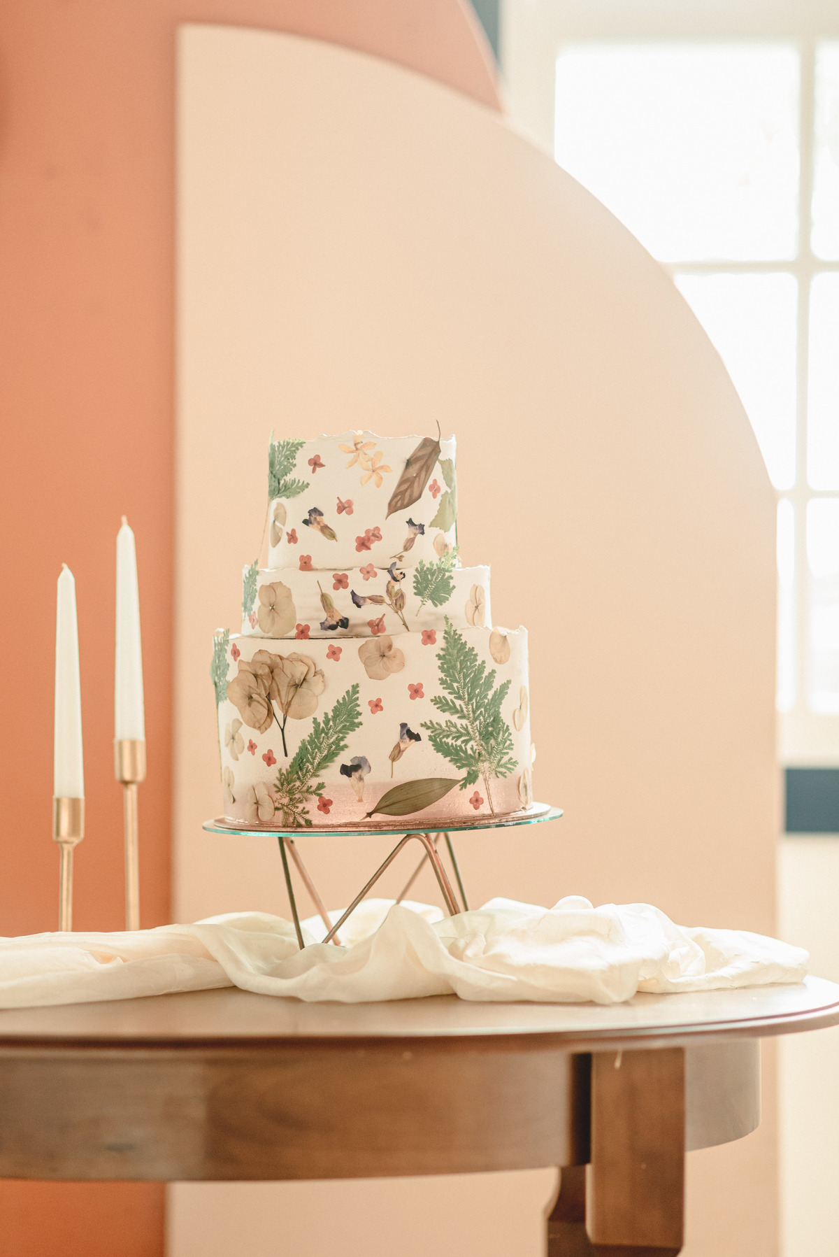 editorial-de-casamento-casarao-calixto-rama-wedding-estudio-reversa-casamento-de-dia-na-praia-sao-francisco-do-sul-expressiva-black-monica-linz-noivas-patricia-freitas-doce-encanto-confeitaria-ld-filmes-wedding-lovers-inspiracao-casamento