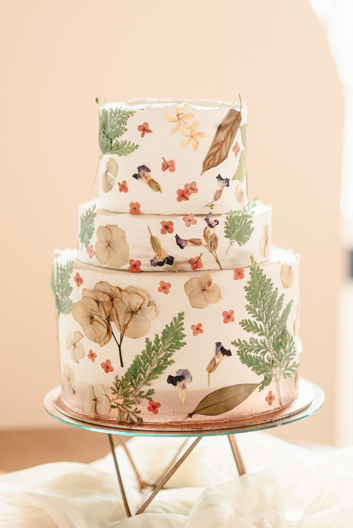 editorial-de-casamento-casarao-calixto-rama-wedding-estudio-reversa-casamento-de-dia-na-praia-sao-francisco-do-sul-expressiva-black-monica-linz-noivas-patricia-freitas-doce-encanto-confeitaria-ld-filmes-wedding-lovers-inspiracao-casamento