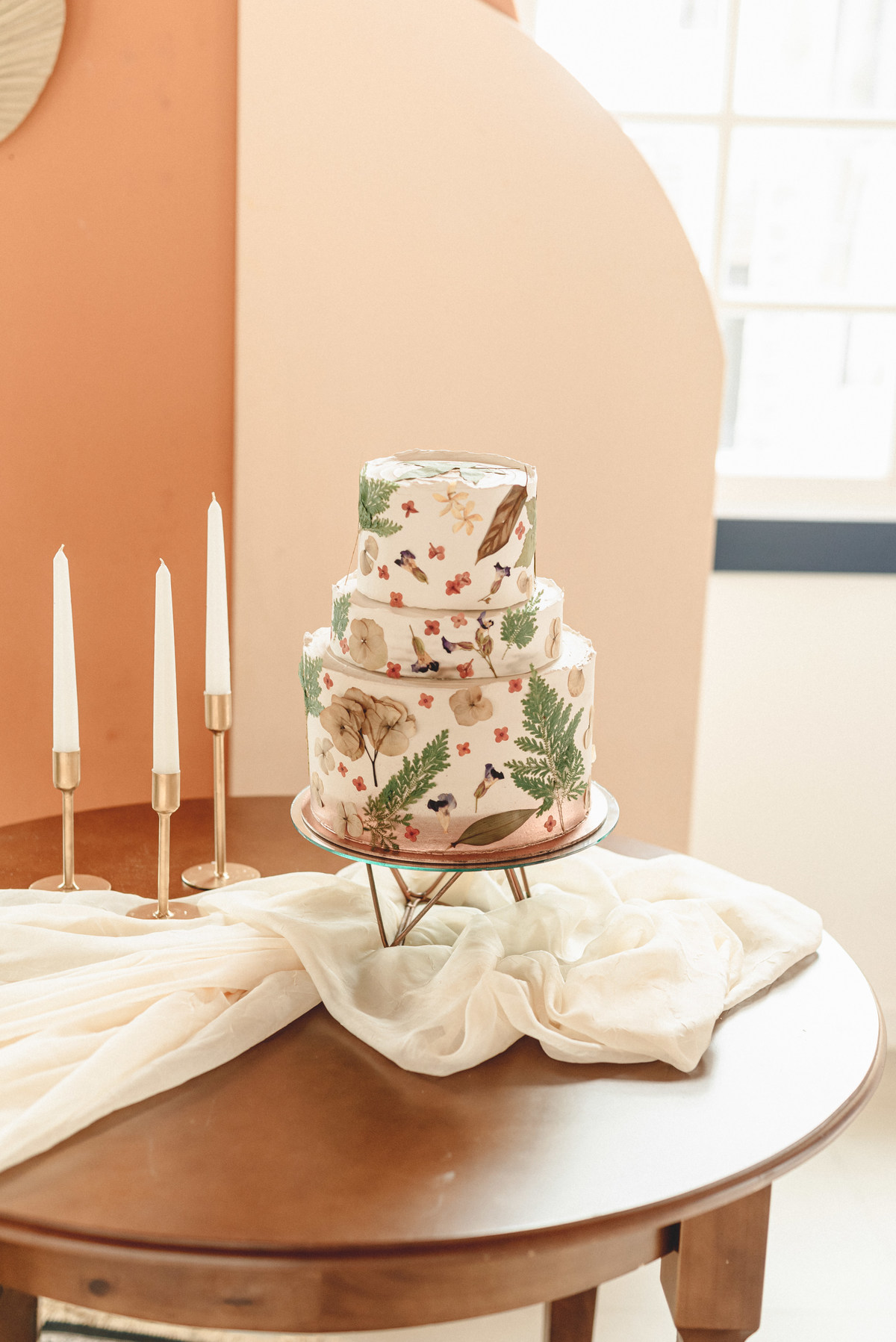 editorial-de-casamento-casarao-calixto-rama-wedding-estudio-reversa-casamento-de-dia-na-praia-sao-francisco-do-sul-expressiva-black-monica-linz-noivas-patricia-freitas-doce-encanto-confeitaria-ld-filmes-wedding-lovers-inspiracao-casamento