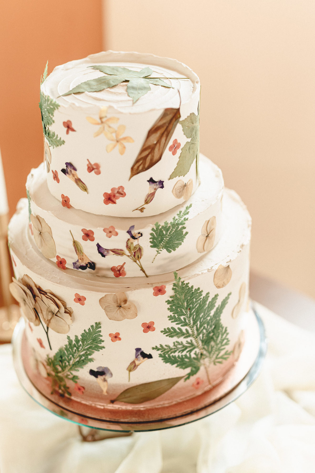 editorial-de-casamento-casarao-calixto-rama-wedding-estudio-reversa-casamento-de-dia-na-praia-sao-francisco-do-sul-expressiva-black-monica-linz-noivas-patricia-freitas-doce-encanto-confeitaria-ld-filmes-wedding-lovers-inspiracao-casamento