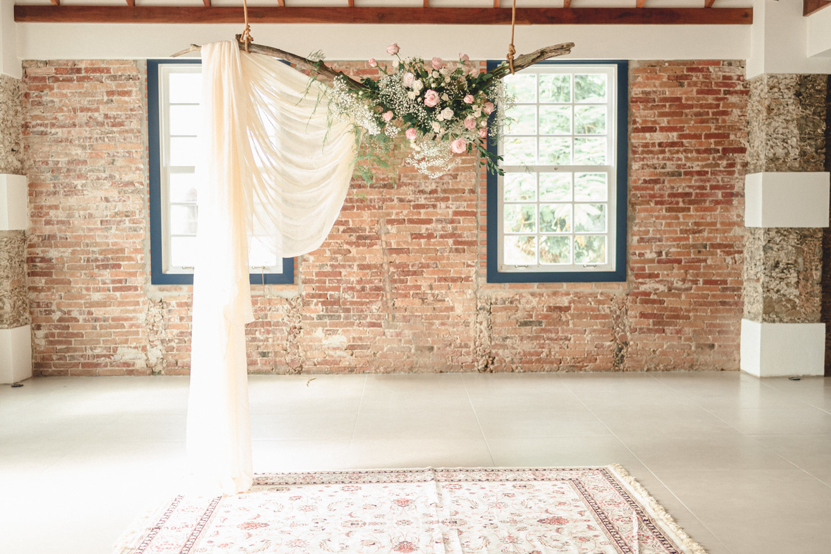 editorial-de-casamento-casarao-calixto-rama-wedding-estudio-reversa-casamento-de-dia-na-praia-sao-francisco-do-sul-expressiva-black-monica-linz-noivas-patricia-freitas-doce-encanto-confeitaria-ld-filmes-wedding-lovers-inspiracao-casamento