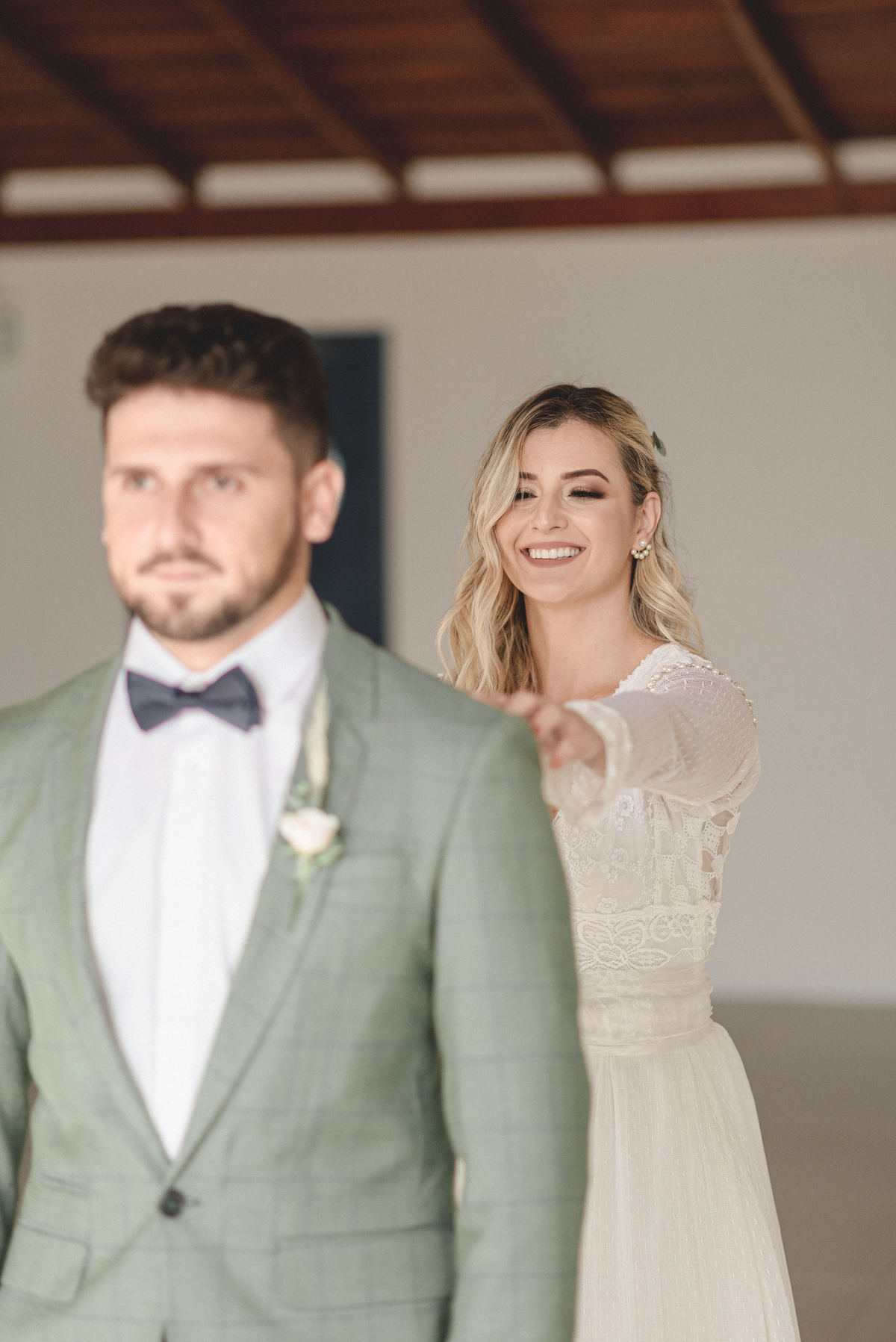 editorial-de-casamento-casarao-calixto-rama-wedding-estudio-reversa-casamento-de-dia-na-praia-sao-francisco-do-sul-expressiva-black-monica-linz-noivas-patricia-freitas-doce-encanto-confeitaria-ld-filmes-wedding-lovers-inspiracao-casamento