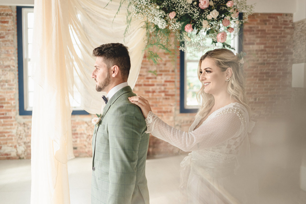 editorial-de-casamento-casarao-calixto-rama-wedding-estudio-reversa-casamento-de-dia-na-praia-sao-francisco-do-sul-expressiva-black-monica-linz-noivas-patricia-freitas-doce-encanto-confeitaria-ld-filmes-wedding-lovers-inspiracao-casamento