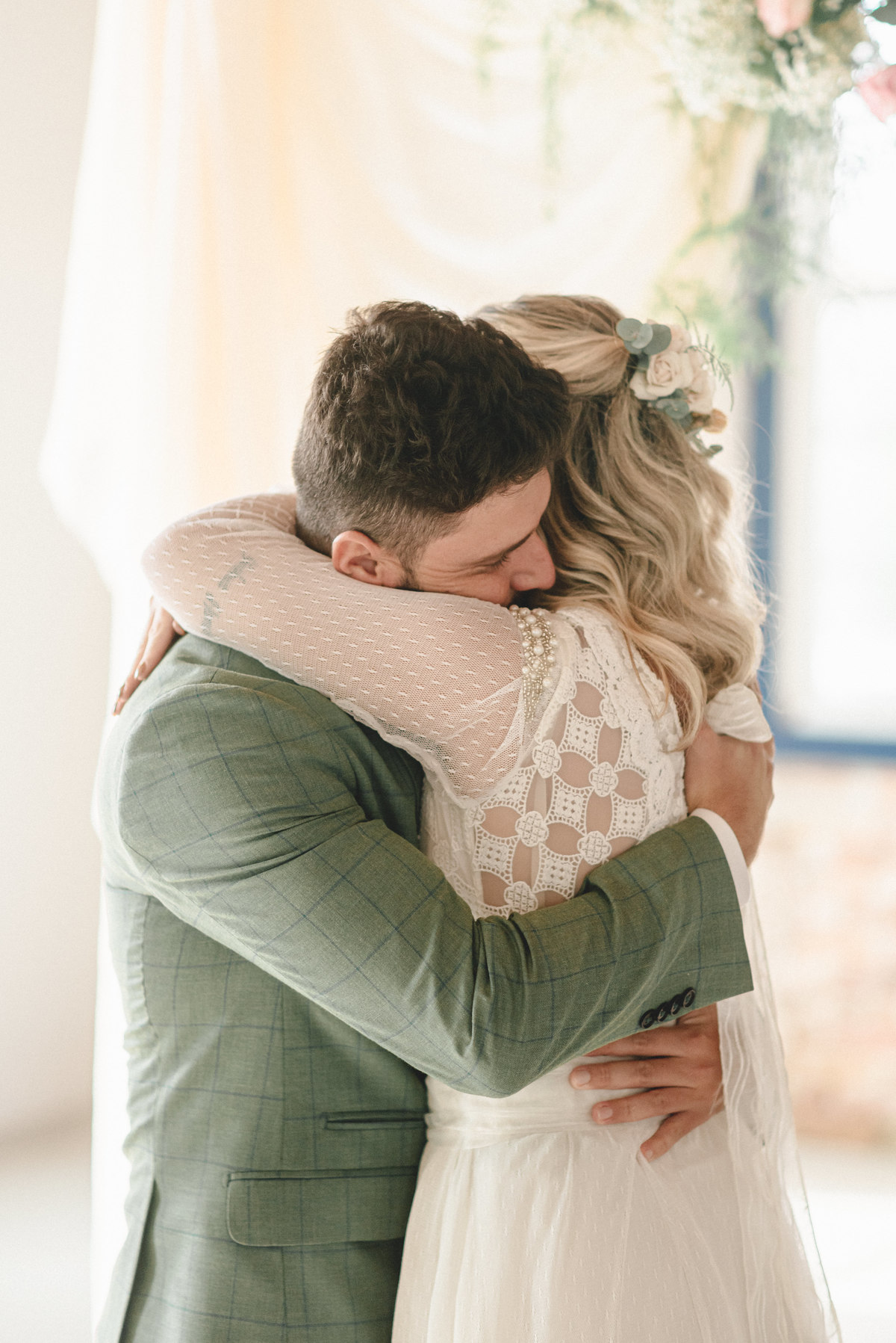 editorial-de-casamento-casarao-calixto-rama-wedding-estudio-reversa-casamento-de-dia-na-praia-sao-francisco-do-sul-expressiva-black-monica-linz-noivas-patricia-freitas-doce-encanto-confeitaria-ld-filmes-wedding-lovers-inspiracao-casamento