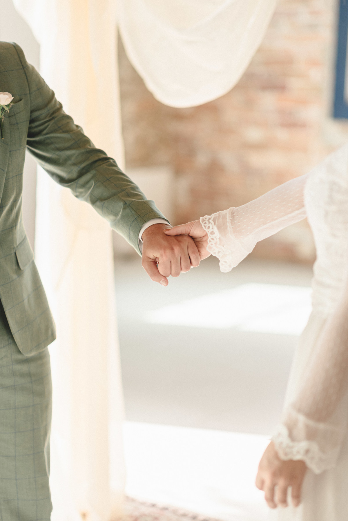 editorial-de-casamento-casarao-calixto-rama-wedding-estudio-reversa-casamento-de-dia-na-praia-sao-francisco-do-sul-expressiva-black-monica-linz-noivas-patricia-freitas-doce-encanto-confeitaria-ld-filmes-wedding-lovers-inspiracao-casamento