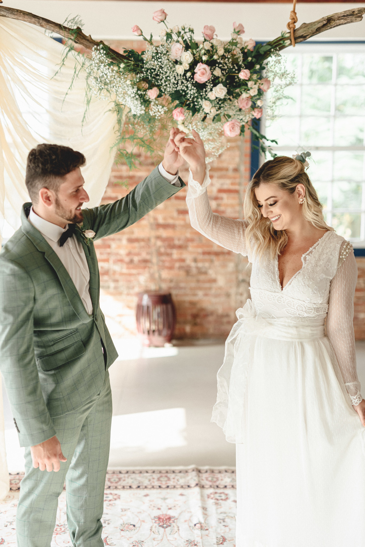 editorial-de-casamento-casarao-calixto-rama-wedding-estudio-reversa-casamento-de-dia-na-praia-sao-francisco-do-sul-expressiva-black-monica-linz-noivas-patricia-freitas-doce-encanto-confeitaria-ld-filmes-wedding-lovers-inspiracao-casamento