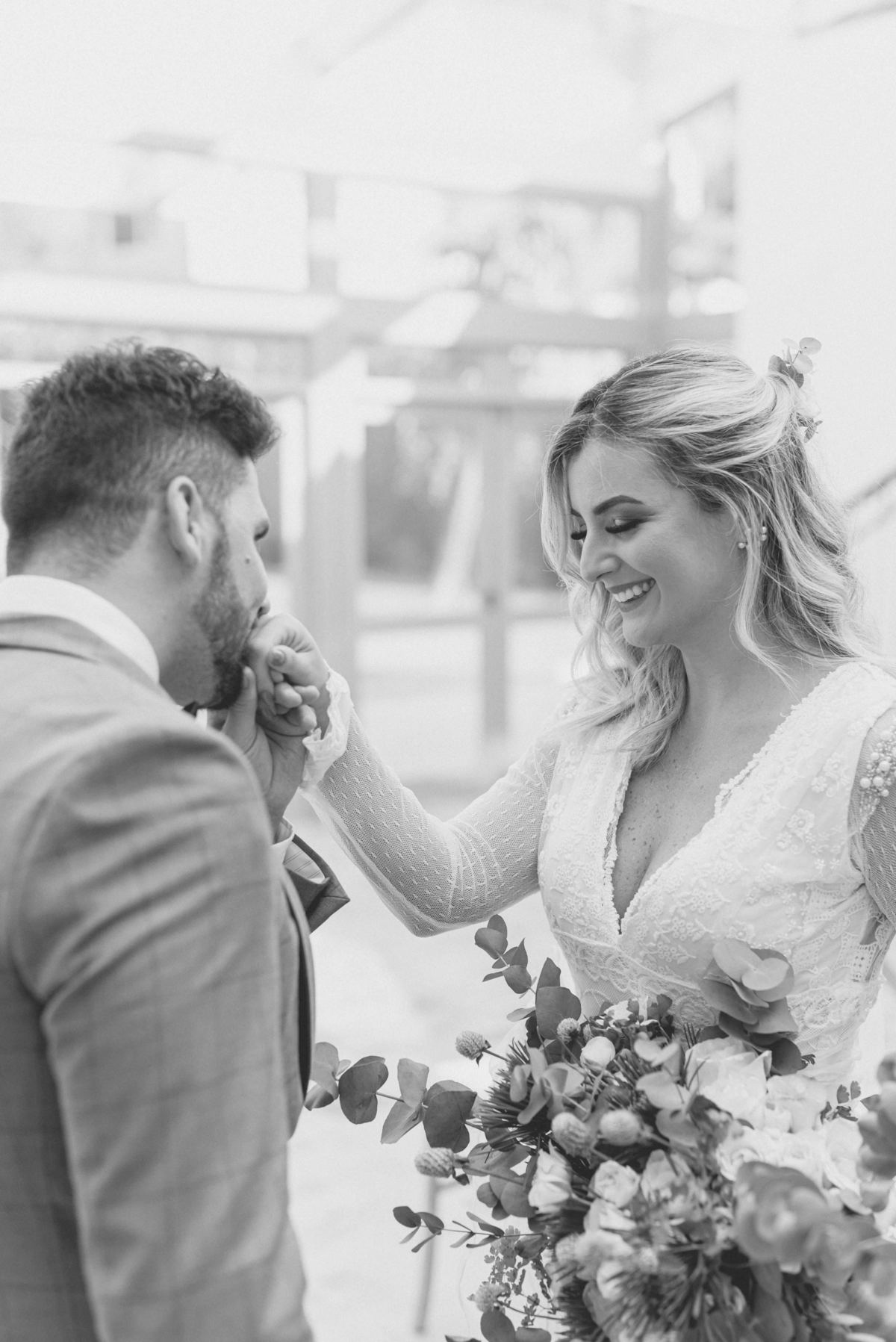 editorial-de-casamento-casarao-calixto-rama-wedding-estudio-reversa-casamento-de-dia-na-praia-sao-francisco-do-sul-expressiva-black-monica-linz-noivas-patricia-freitas-doce-encanto-confeitaria-ld-filmes-wedding-lovers-inspiracao-casamento