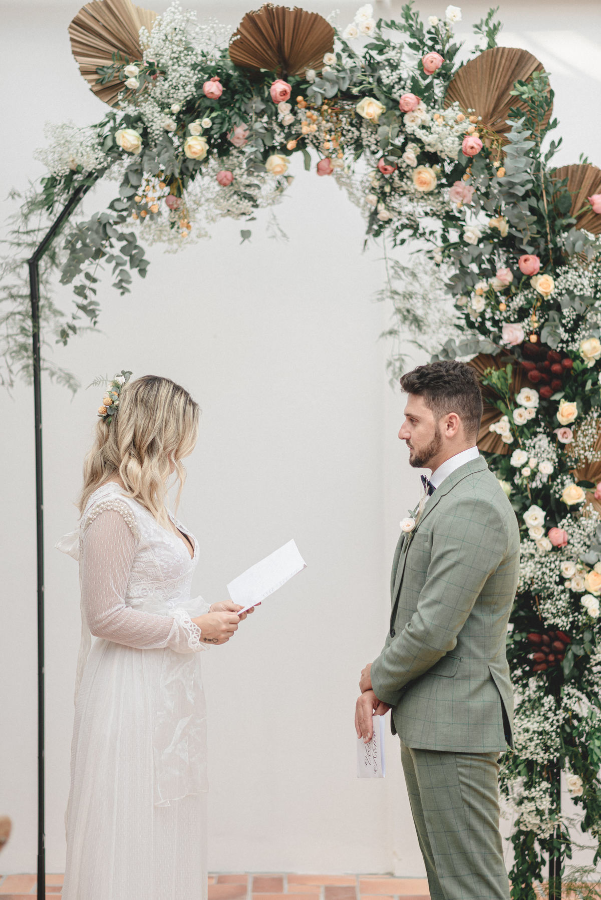 editorial-de-casamento-casarao-calixto-rama-wedding-estudio-reversa-casamento-de-dia-na-praia-sao-francisco-do-sul-expressiva-black-monica-linz-noivas-patricia-freitas-doce-encanto-confeitaria-ld-filmes-wedding-lovers-inspiracao-casamento