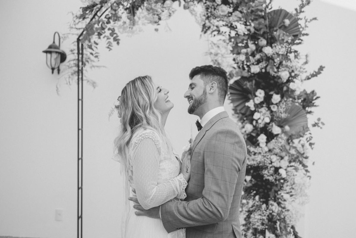 editorial-de-casamento-casarao-calixto-rama-wedding-estudio-reversa-casamento-de-dia-na-praia-sao-francisco-do-sul-expressiva-black-monica-linz-noivas-patricia-freitas-doce-encanto-confeitaria-ld-filmes-wedding-lovers-inspiracao-casamento