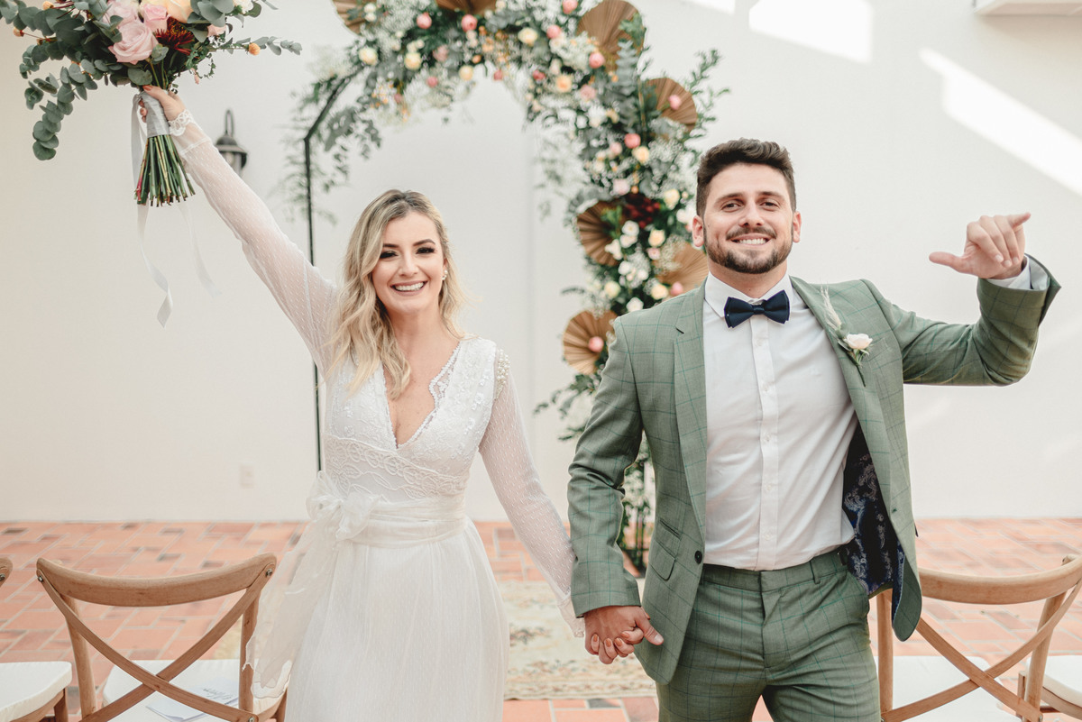 editorial-de-casamento-casarao-calixto-rama-wedding-estudio-reversa-casamento-de-dia-na-praia-sao-francisco-do-sul-expressiva-black-monica-linz-noivas-patricia-freitas-doce-encanto-confeitaria-ld-filmes-wedding-lovers-inspiracao-casamento