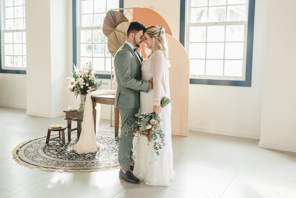 editorial-de-casamento-casarao-calixto-rama-wedding-estudio-reversa-casamento-de-dia-na-praia-sao-francisco-do-sul-expressiva-black-monica-linz-noivas-patricia-freitas-doce-encanto-confeitaria-ld-filmes-wedding-lovers-inspiracao-casamento