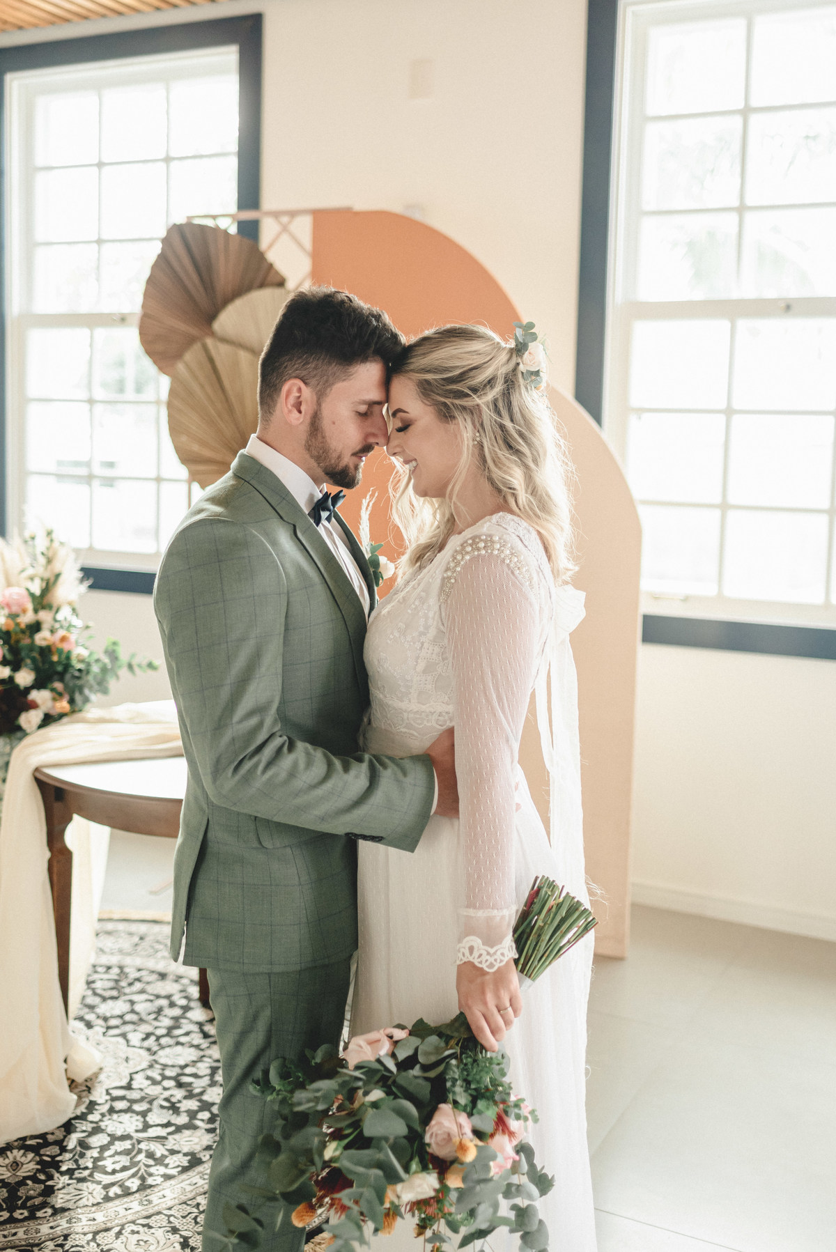 editorial-de-casamento-casarao-calixto-rama-wedding-estudio-reversa-casamento-de-dia-na-praia-sao-francisco-do-sul-expressiva-black-monica-linz-noivas-patricia-freitas-doce-encanto-confeitaria-ld-filmes-wedding-lovers-inspiracao-casamento