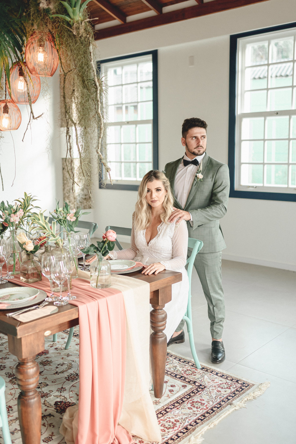 editorial-de-casamento-casarao-calixto-rama-wedding-estudio-reversa-casamento-de-dia-na-praia-sao-francisco-do-sul-expressiva-black-monica-linz-noivas-patricia-freitas-doce-encanto-confeitaria-ld-filmes-wedding-lovers-inspiracao-casamento