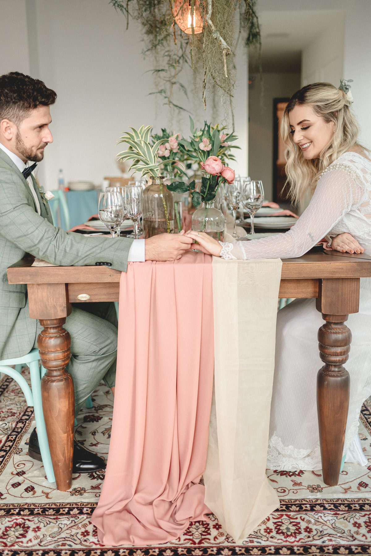 editorial-de-casamento-casarao-calixto-rama-wedding-estudio-reversa-casamento-de-dia-na-praia-sao-francisco-do-sul-expressiva-black-monica-linz-noivas-patricia-freitas-doce-encanto-confeitaria-ld-filmes-wedding-lovers-inspiracao-casamento