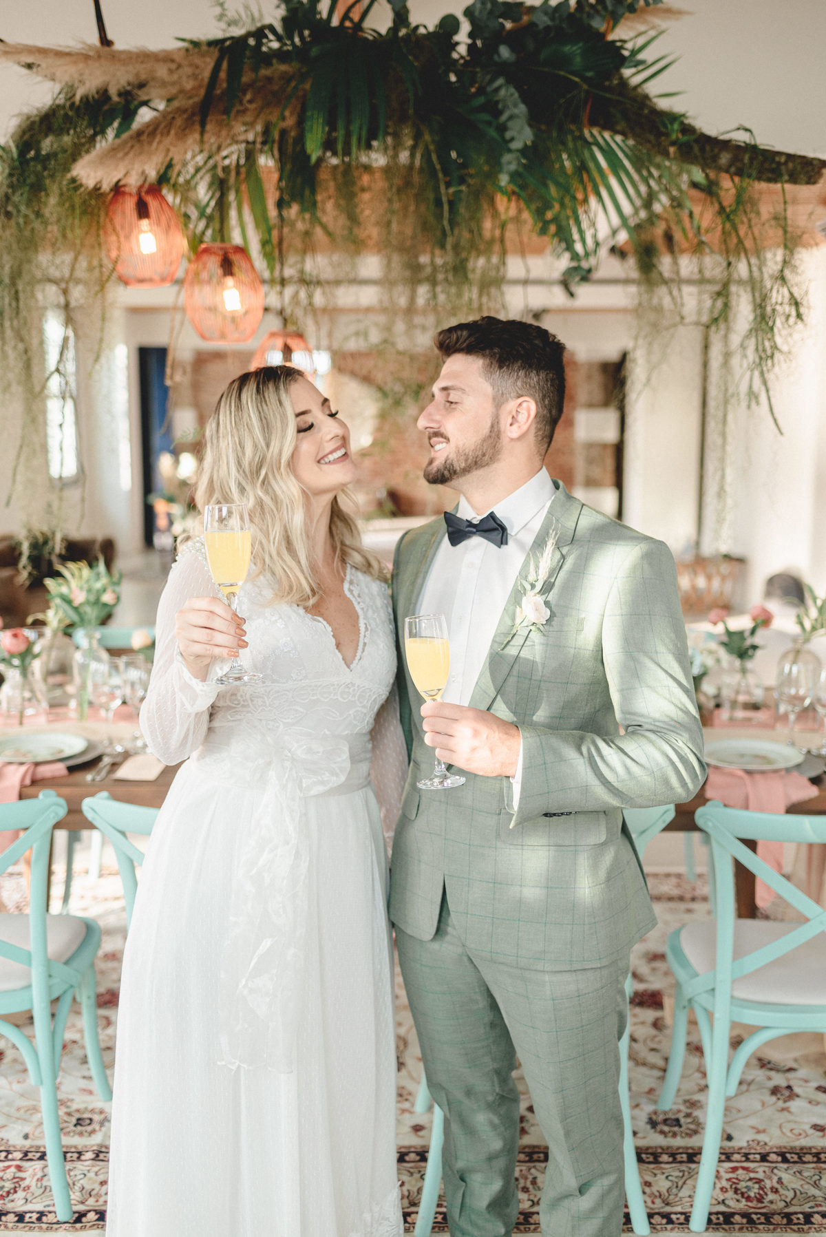 editorial-de-casamento-casarao-calixto-rama-wedding-estudio-reversa-casamento-de-dia-na-praia-sao-francisco-do-sul-expressiva-black-monica-linz-noivas-patricia-freitas-doce-encanto-confeitaria-ld-filmes-wedding-lovers-inspiracao-casamento