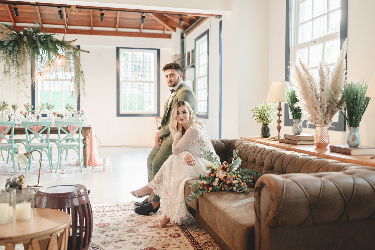 editorial-de-casamento-casarao-calixto-rama-wedding-estudio-reversa-casamento-de-dia-na-praia-sao-francisco-do-sul-expressiva-black-monica-linz-noivas-patricia-freitas-doce-encanto-confeitaria-ld-filmes-wedding-lovers-inspiracao-casamento