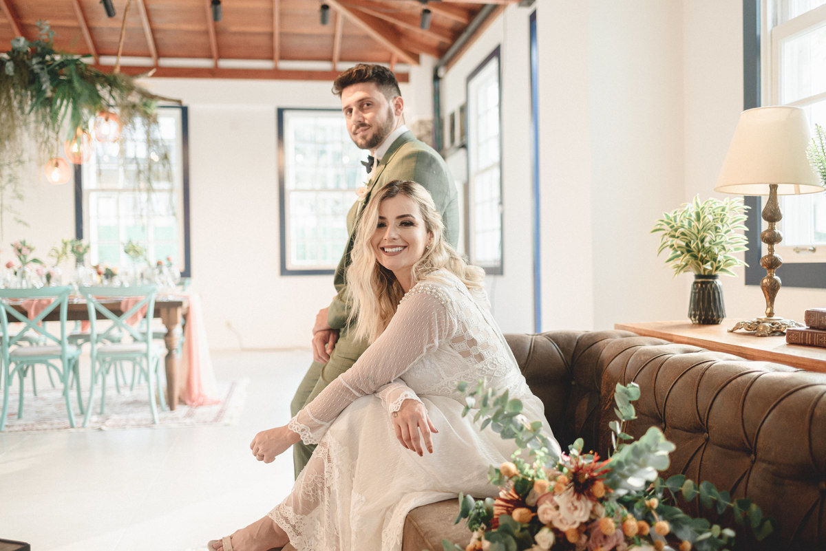 editorial-de-casamento-casarao-calixto-rama-wedding-estudio-reversa-casamento-de-dia-na-praia-sao-francisco-do-sul-expressiva-black-monica-linz-noivas-patricia-freitas-doce-encanto-confeitaria-ld-filmes-wedding-lovers-inspiracao-casamento