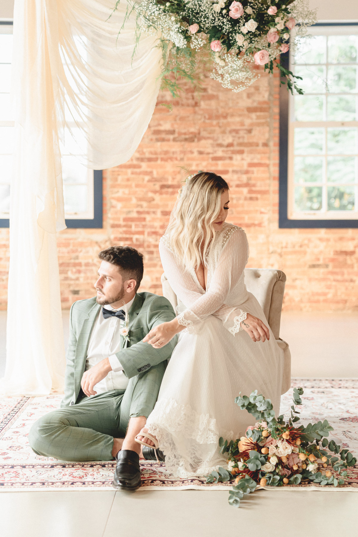 editorial-de-casamento-casarao-calixto-rama-wedding-estudio-reversa-casamento-de-dia-na-praia-sao-francisco-do-sul-expressiva-black-monica-linz-noivas-patricia-freitas-doce-encanto-confeitaria-ld-filmes-wedding-lovers-inspiracao-casamento